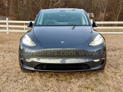 2022 Tesla Model Y Long Range Dual Motor