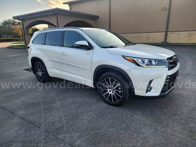 2018 TOYOTA HIGHLANDER SE AWD