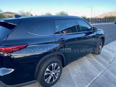 2021 TOYOTA HIGHLANDER XLE  SPORT UTILITY