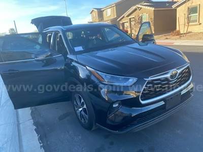 2021 TOYOTA HIGHLANDER XLE  SPORT UTILITY