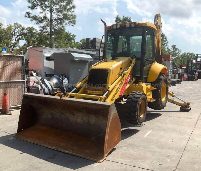 NEW HOLLAND DIESEL LOADER BACKHOE LB75B For Sale, 3,496 Hours Tampa