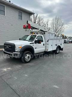 2014 Ford F-550 4X4 Service Bucket Truck
