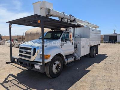 Altec LR760-E70 Boom Mtd on 2015 Ford F-750 SD S/A Bucket Truck