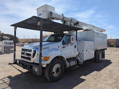 Altec LR760-E70 Boom Mtd on 2015 Ford F-750 SD S/A Bucket Truck
