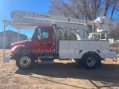 Freightliner w Bucket Truck Body - In working condition