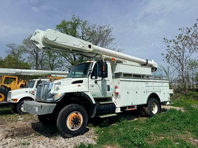 2003 Altec AM855 on 2004 International WorkStar 7300 4x4 S/A Bucket Truck