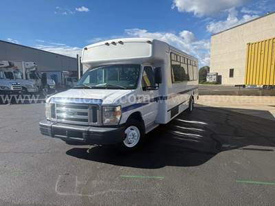 2013 Ford E-450 Super Duty ADA Champion Bus -20 passengers
