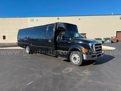 2011 Ford F-650 Super Duty Shuttle Bus - 36 passenger w/luggage