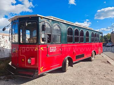 2004 Freightliner X-Line Shuttle Bus
