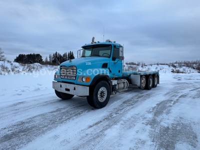 2003 Mack CV513