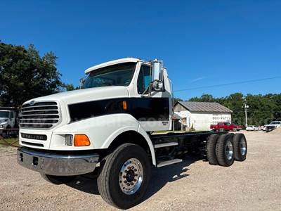 2005 Sterling LT9500  ***NEW TIRES***