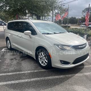2020 Chrysler Pacifica Touring L Mobility Conversion