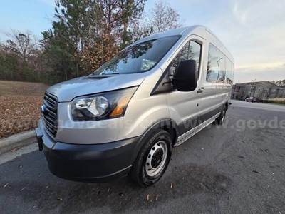 2017 Ford Transit 350 Wagon Med. Roof XL w/Sliding Pass. 148-in. WB