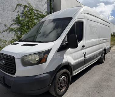 Ford Transit 350 Hi Roof W/ REAR A/C