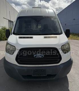 Ford Transit 350 Hi Roof W/ REAR A/C
