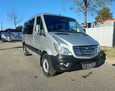 2015 Freightliner Sprinter 2500 diesel 12 Pass siting  39K miles
