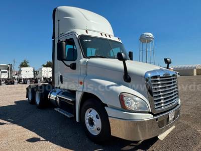 2017 Freightliner Cascadia 125 T/A 6X4 Day Cab Truck