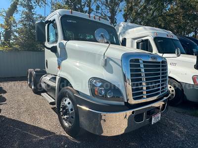 2018 Freightliner Cascadia 125 T/A 6X4 Day Cab Truck