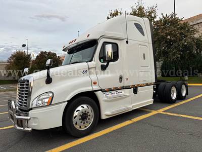2013 Freightliner Cascadia 125