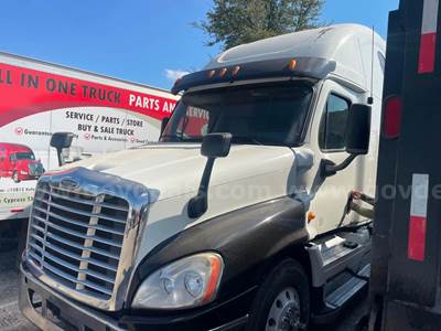 2013 Freightliner Cascadia 125