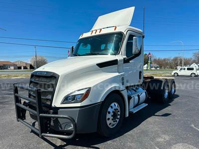 2019 Freightliner Cascadia 126