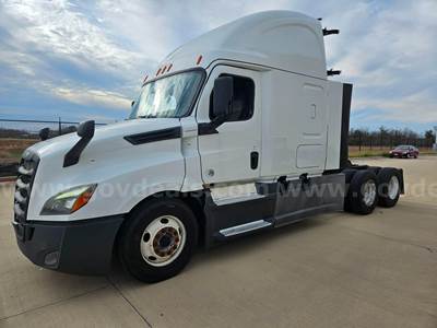 2019 Freightliner Cascadia T/A High Sleeper Dual Bunks