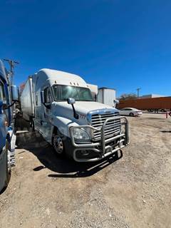2016 Freightliner w/ Sleeper