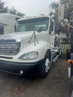 2005 Freightliner Tractor (Semi) Truck Columbia 120