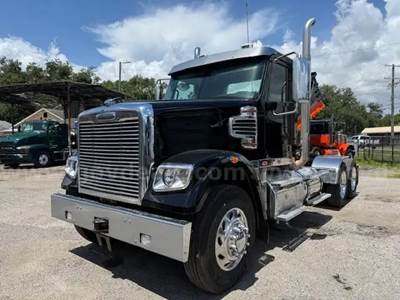 2015 Freightliner Coronado 122