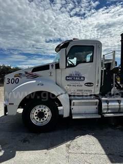 2020 Kenworth T880 T/A Day Cab