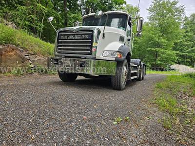 2013 Mack GU813 Tri Axle Day Cab