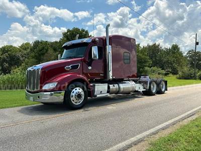 2020 Peterbilt 375 Mid Roof Sleeper Truck (Video Attached)
