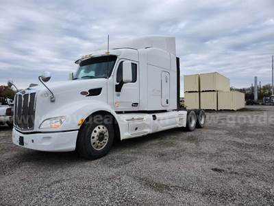 2016 Peterbilt 579 T/A Sleeper Truck Tractor