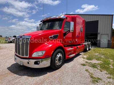 2017 Peterbilt 579 6x4 Sleeper Truck Tractor