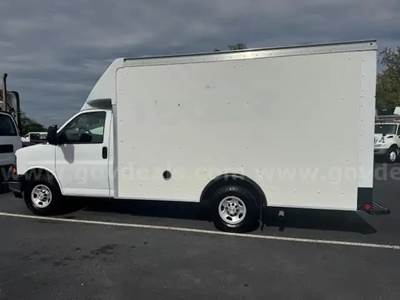 2021 Chevrolet G3500 Cutaway Box Truck/Van