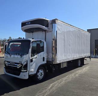 2025 Isuzu Box Truck