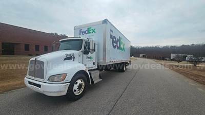 2013 Kenworth T3 Series with liftgate