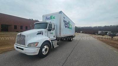 2013 Kenworth T3 Series with liftgate