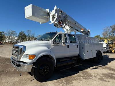 2010 Ford F-750 4x2 Diesel Altec Digger Truck