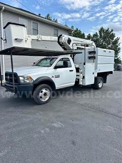 2017 RAM 5500 4 X 4 CHIPPER DUMP TRUCK