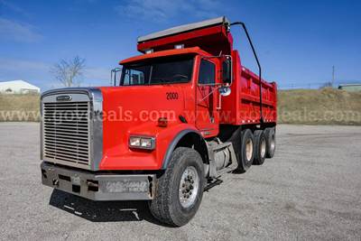 2000 Freightliner FLD120 Tri/A Dump Truck