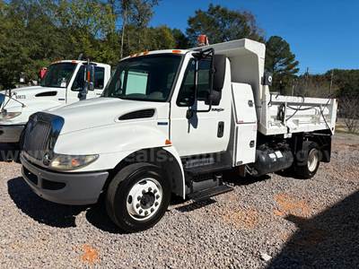 2009 International 4300 LP Non-CDL Dump Truck