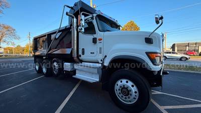 2019 International HX515  250893 miles