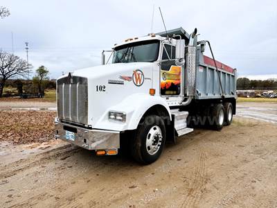 2006 Kenworth T800B 6x4 T/A Dump Truck