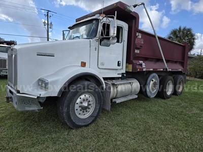 2016 Kenworth T800 Tri/A Dump Truck