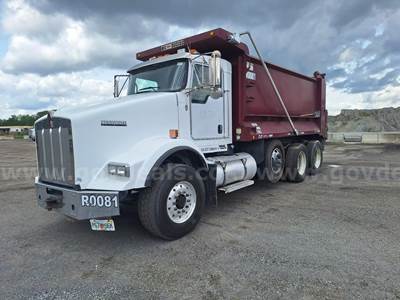 2016 Kenworth T800 Tri/A Dump Truck