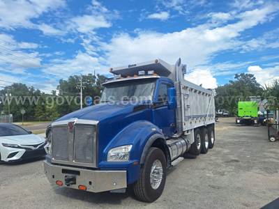 2016 Kenworth T880 Tri/A Dump Truck