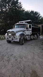 2008 Mack granite GU7
