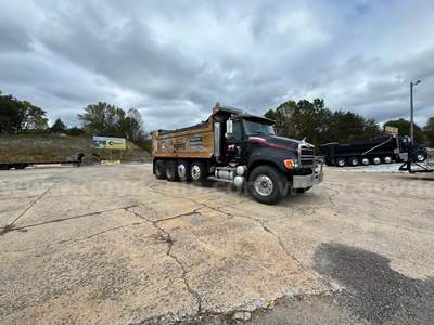 2004 Mack CV713 Granite