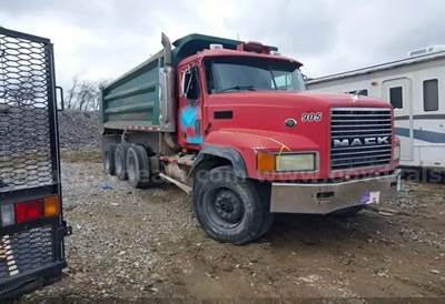 2001 Mack CV713/CV700 8x4 Tri/A Dump Truck